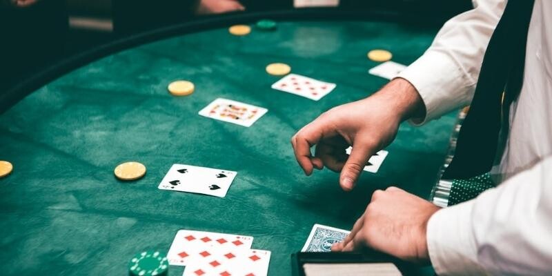 Luật chơi Poker chi tiết, đơn giản từ A đến Z Luật chơi Poker chi tiết, đơn giản từ A đến Z